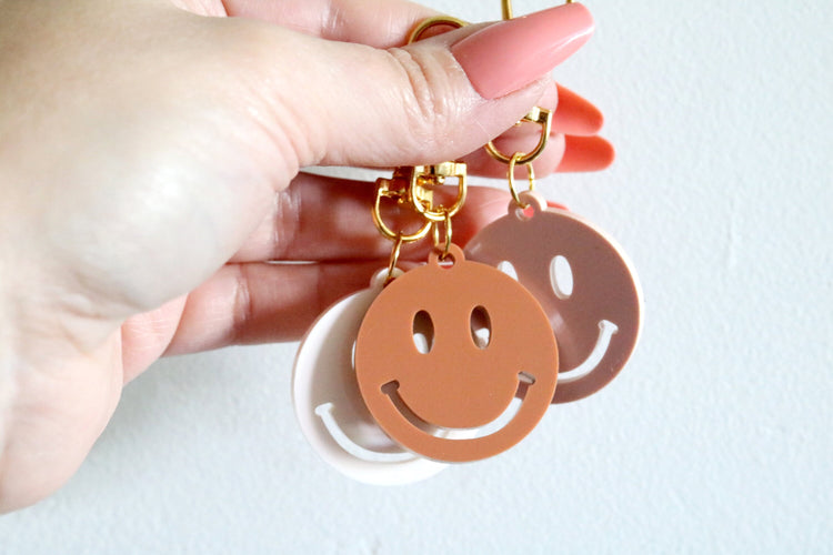colorful smiley face keychain | CHOOSE YOUR COLOR