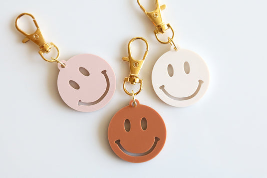 colorful smiley face keychain | CHOOSE YOUR COLOR